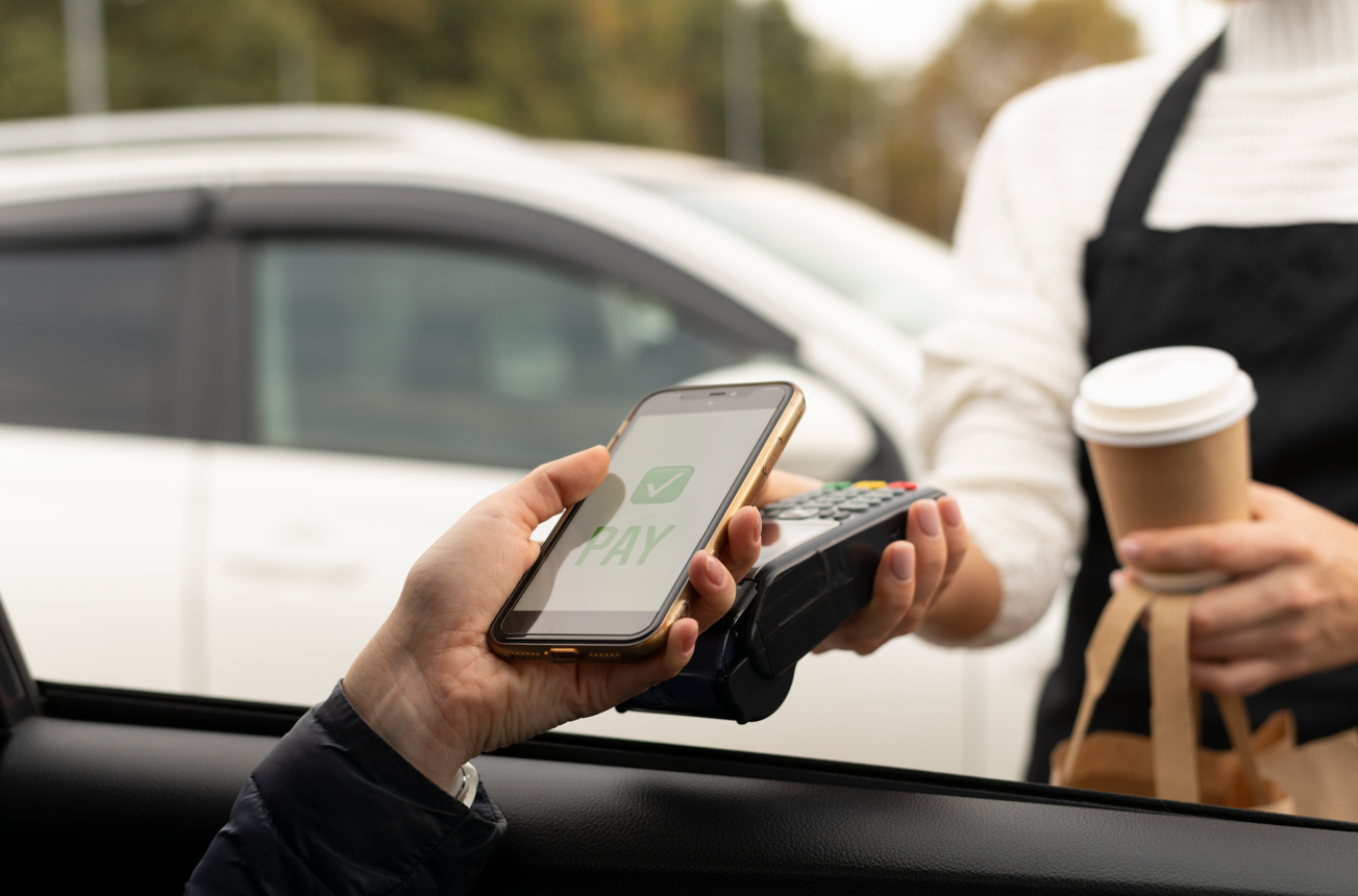 cashless, mulai dari QRIS, m-banking hingga dompet digital metode pembayaran di kalangan gen Z