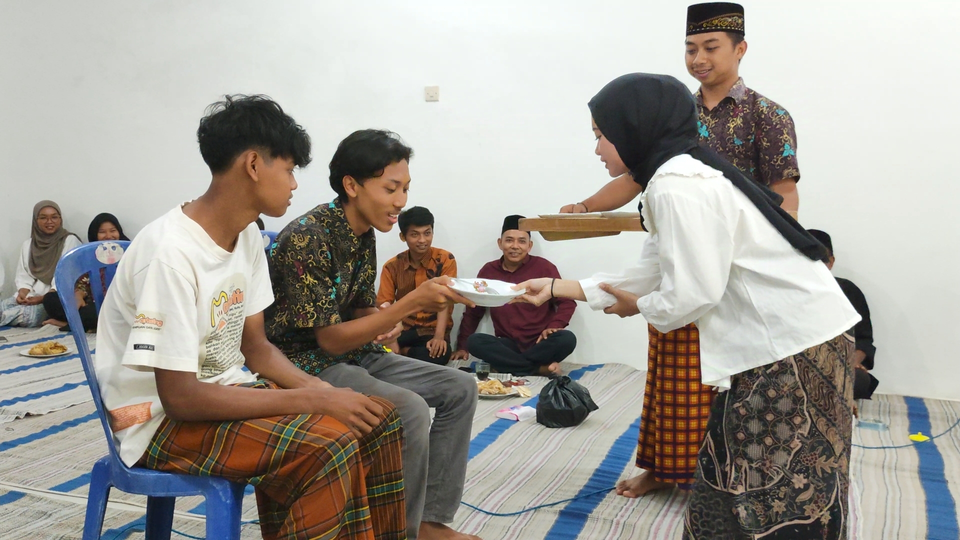 Karang Taruna Kridho Manunggal Plunturan, Pulung, Ponorogo menggelar latihan nonjok dan pladen, lestarikan tradisi Jawa.