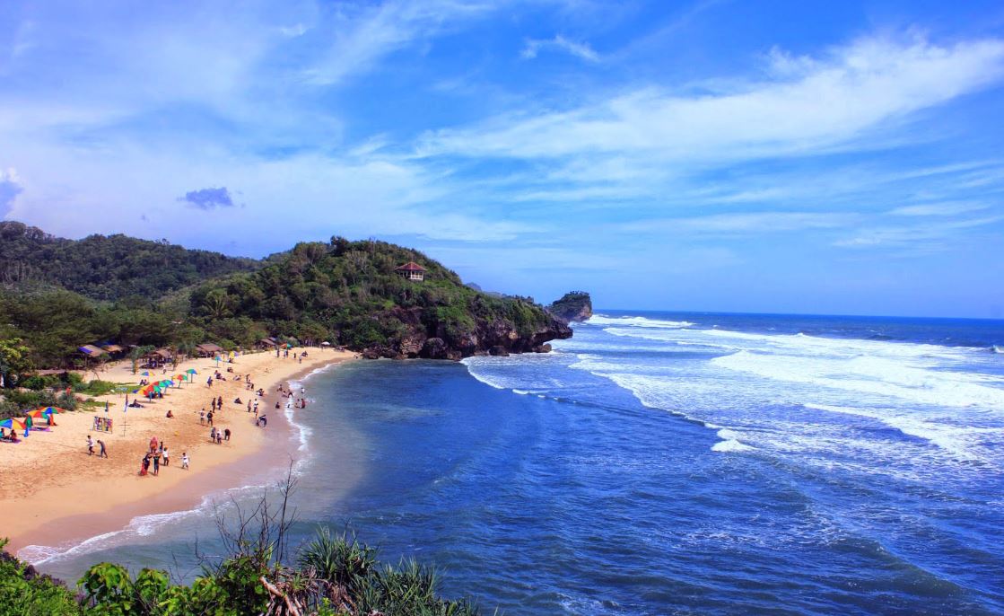 Rekomendasi 5 destinasi wisata pantai di Gunung Kidul aman untuk libur nataru.