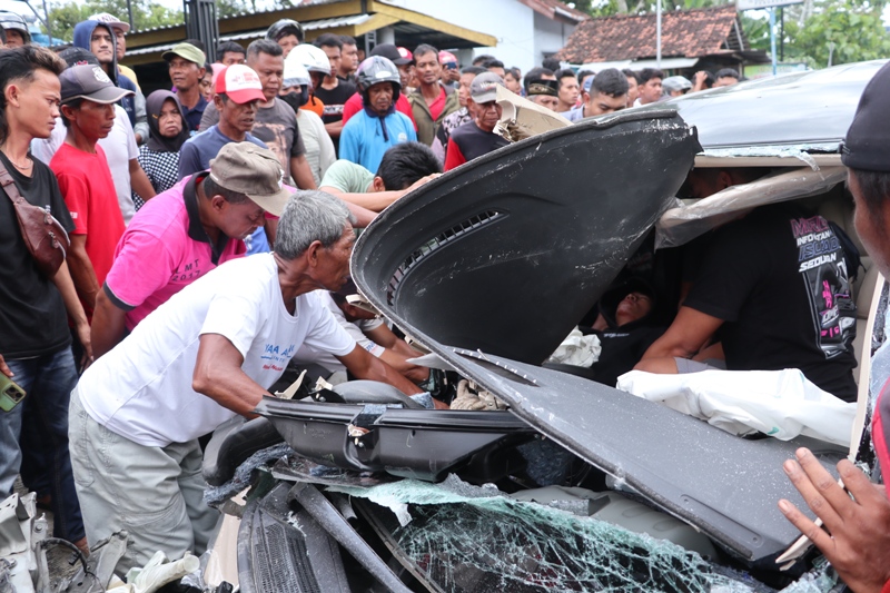 Crumple zone fitur canggih mengurangi risiko fatal kecelakaan, seperti dalam adu banteng Xpander vs truk di Ponorogo.