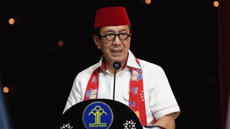 KPK larang Yasonna Laoly dan Hasto Kristiyanto bepergian ke luar negeri terkait penyidikan kasus suap PAW anggota DPR, berlaku selama 6 bulan.