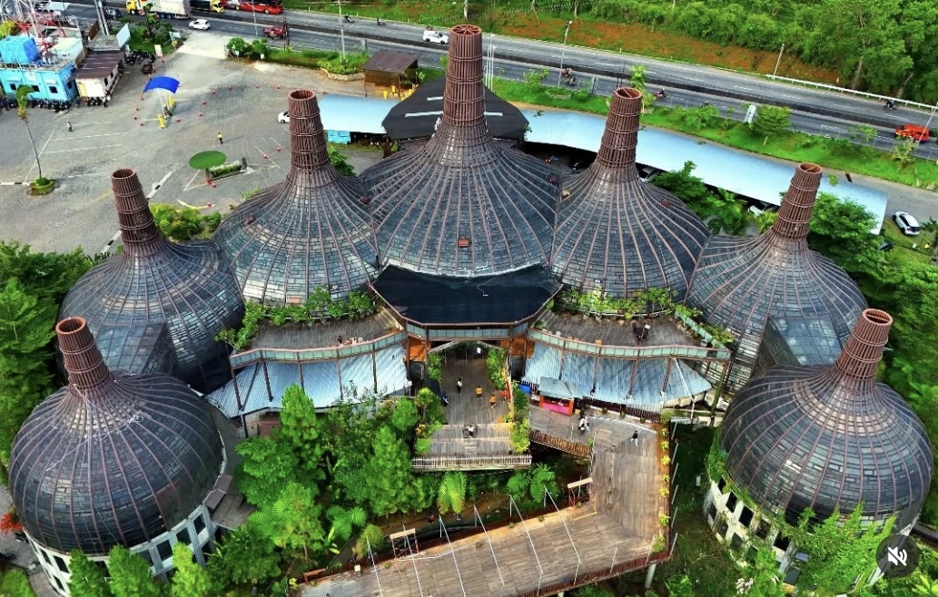 Dusun Semilir, destinasi wisata menarik di Semarang yang wajib dikunjungi.