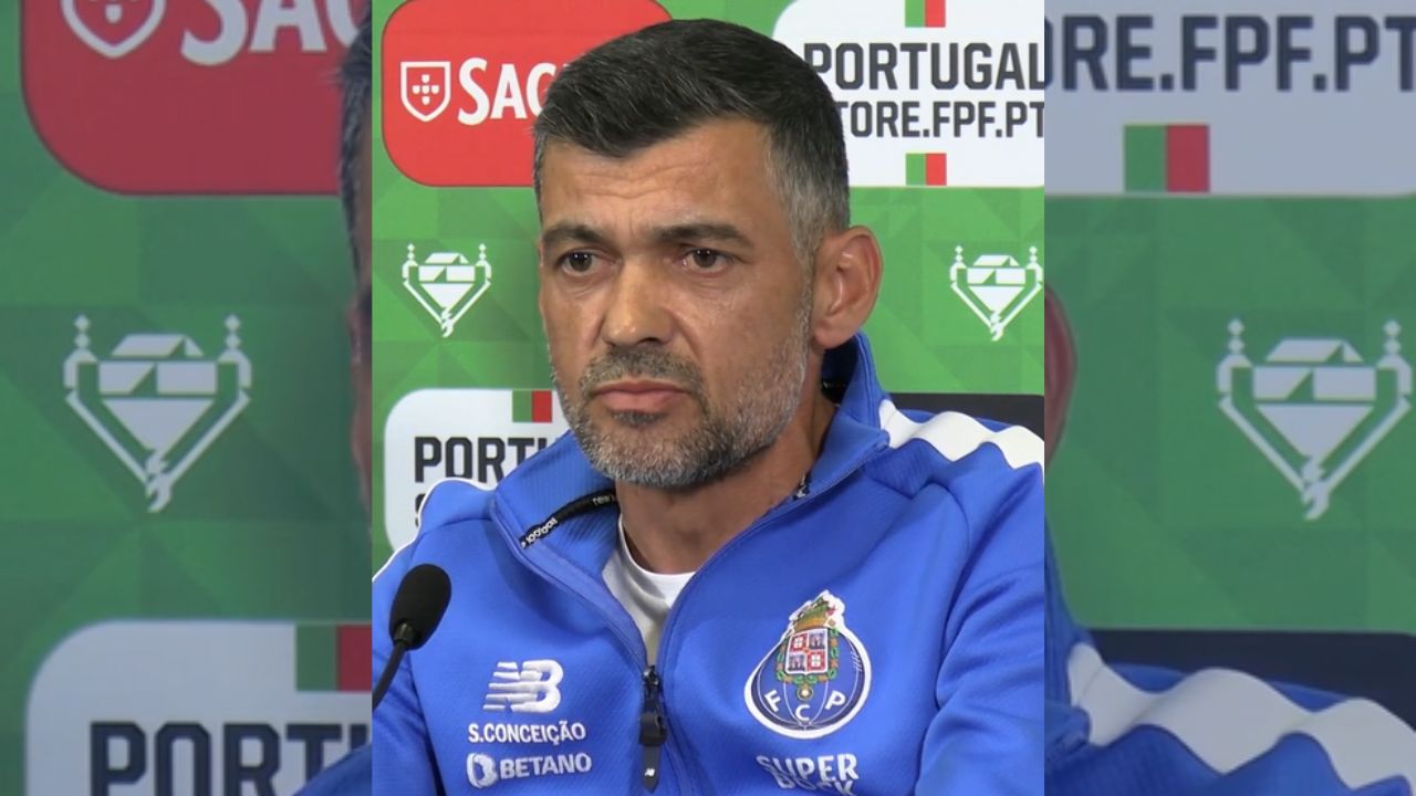 Sergio Conceicao resmi jadi pelatih AC Milan dengan gaji Rp16,9 miliar untuk enam bulan, siap angkat performa Rossoneri di tengah krisis.