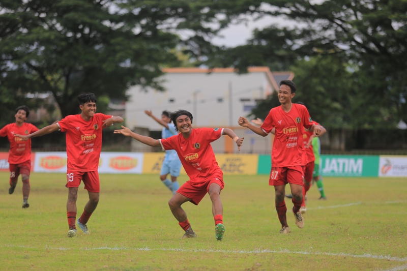 ADU SKILL: Derby wengker Persepon vs Perspa berlangsung panas, gol semata wayang Yoga Adi Ariyanto bawa kemenangan Laskar Suromenggolo kemarin, 8&nbsp;Januari 2025.&nbsp;