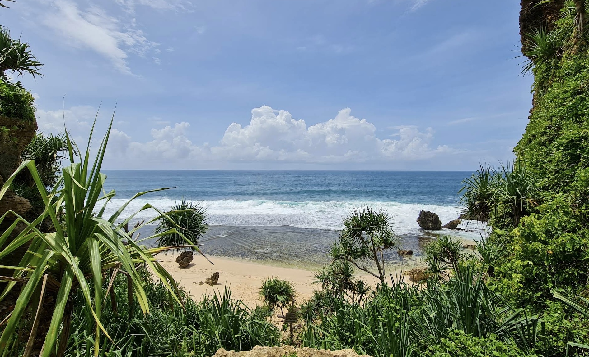Pantai Karang Puyang, Wonogiri, Jawa Tengah