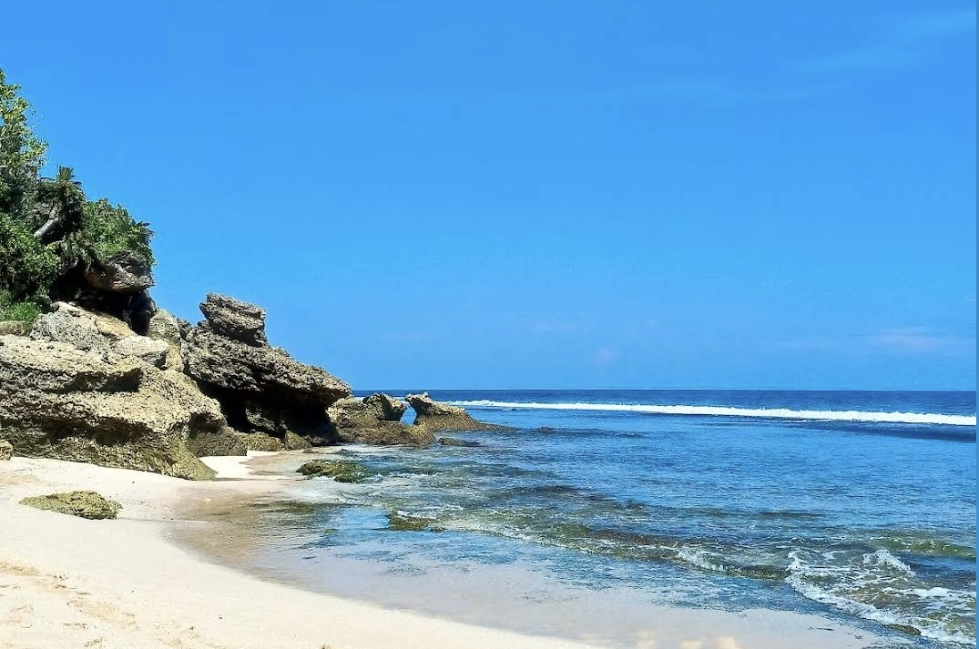 Pesona Pantai Karang Puyang, Wonogiri