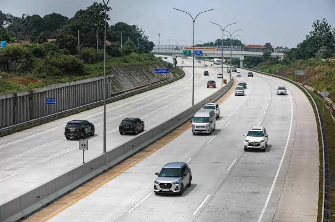 Fungsi, aturan dan bahaya bahu jalan tol.
