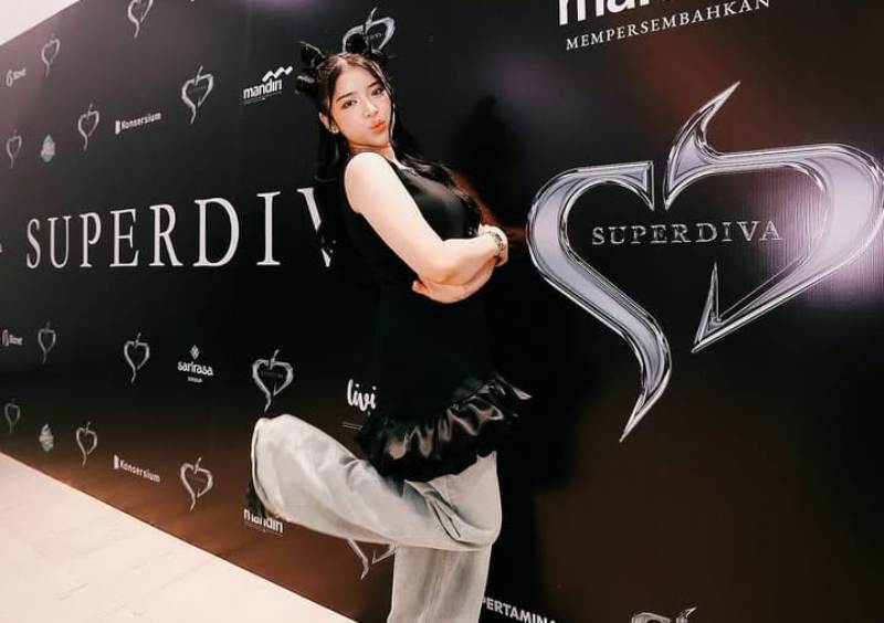 Tiara Andini tampil di konser Super Diva.