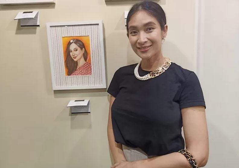 Happy Salma punya koleksi perhiasan terinspirasi novel Bumi Manusia.