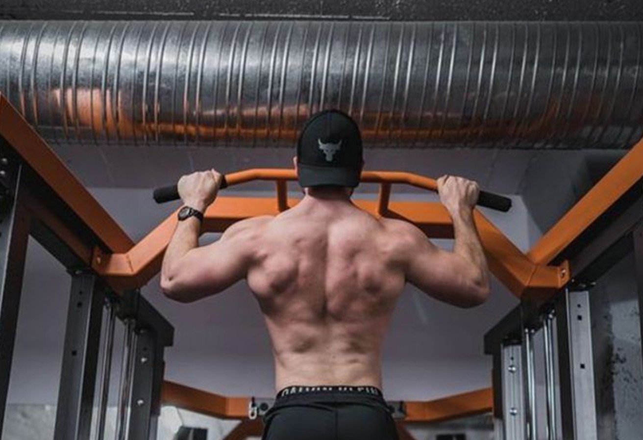 Ilustrasi pull up gym