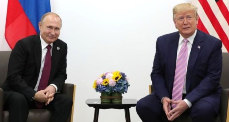 Donald Trump ultimatum Vladimir Putin, desak segera hentikan perang konyol di Ukraina atau hadapi sanksi ekonomi terberat dari AS dan sekutunya.