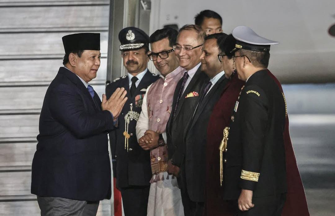 Presiden Prabowo Subianto tiba di New Delhi untuk menghadiri perayaan Hari Republik India ke-76 dan mempererat hubungan diplomatik Indonesia-India.