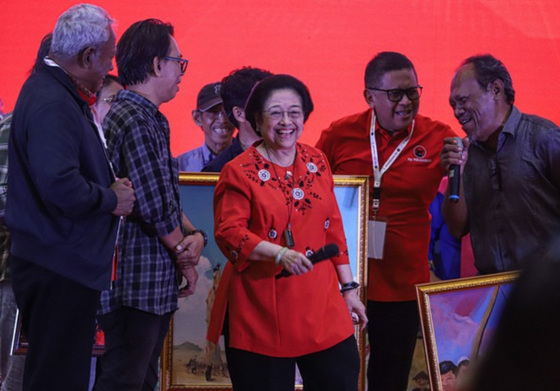 Megawati Soekarnoputri minta anggota DPRD PDIP mengawasi proyek food estate di Merauke untuk melindungi hak masyarakat adat dan ekosistem setempat.