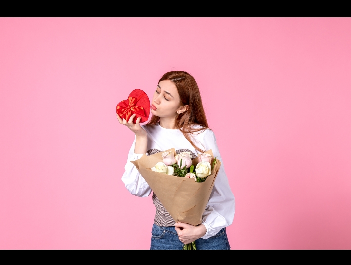 Emophilia adalah istilah yang digunakan untuk menggambarkan kecenderungan seseorang untuk jatuh cinta