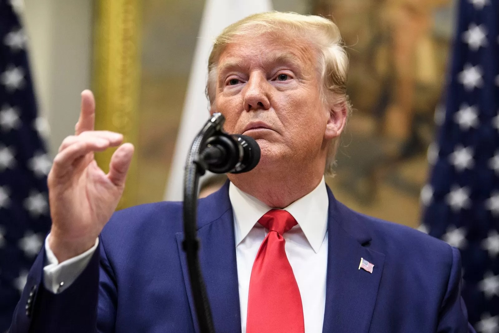 Donald Trump ancam tarif tinggi Uni Eropa, peluang baru bagi RI di tengah ketegangan global.