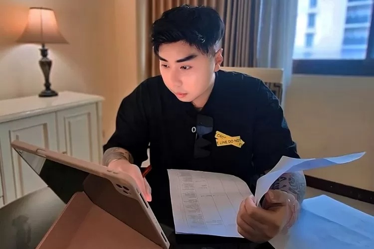 Rayakan Imlek 2025, Roy Kiyoshi bagi sembako dan lepaskan burung sebagai simbol kebahagiaan dan pelestarian alam.
