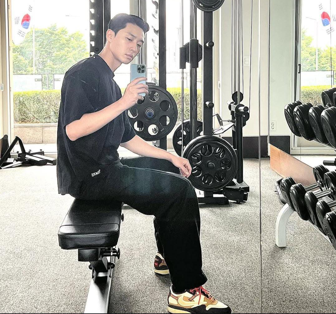 Park Seo Joon, aktor Korea yang aktif nge-gym dan punya tiga latihan andalan.
