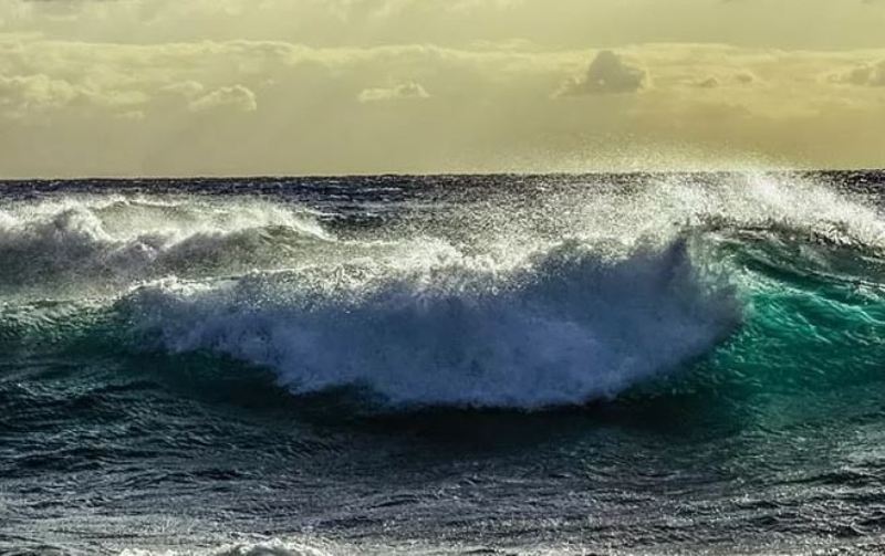 Pencarian satu siswa SMPN 7 Mojokerto korban terseret ombak di Pantai Drini terus dilakukan.
