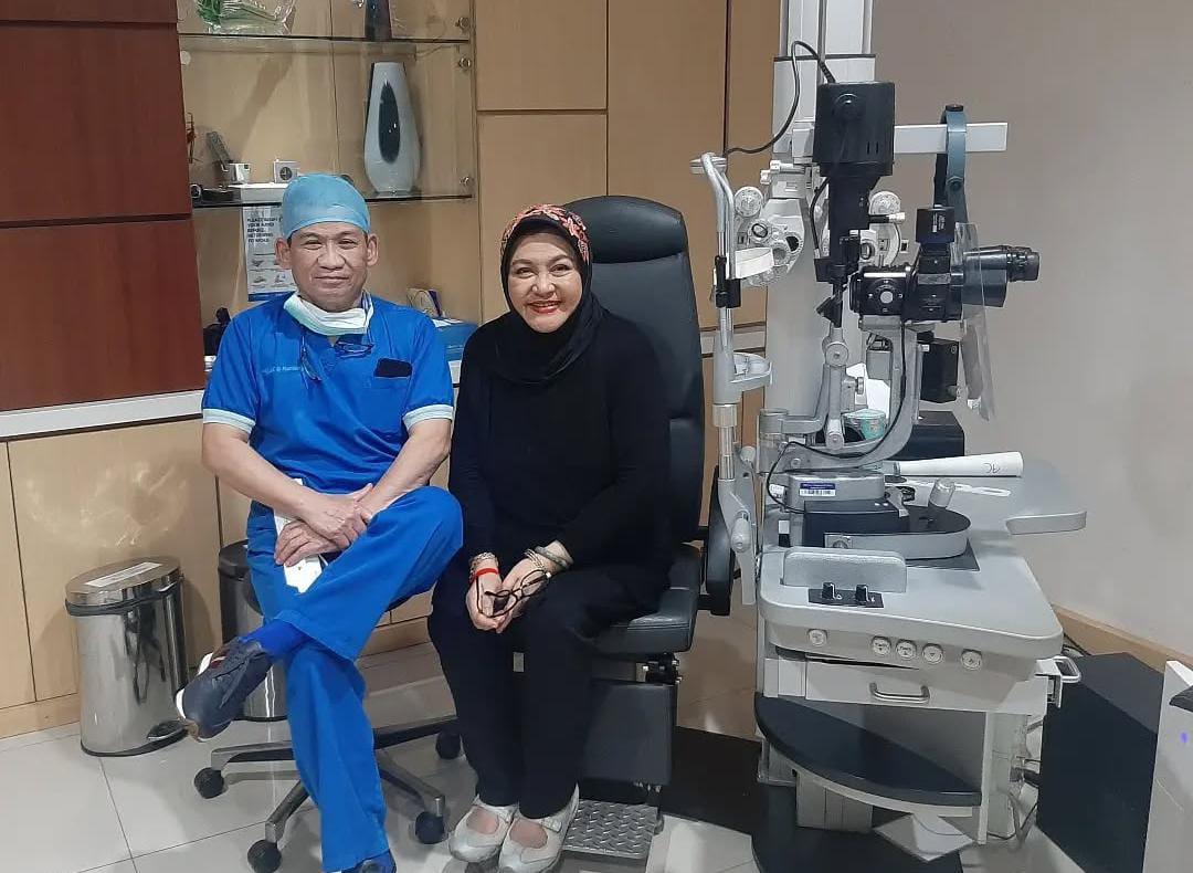 Emilia Contessa, penyanyi legendaris dan ibu dari Denada meninggal dunia usai lama berjuang melawan diabetes dan darah tinggi.