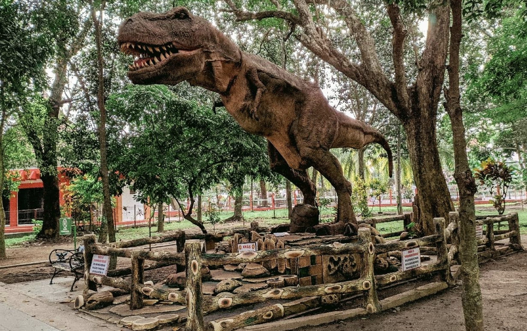 Taman Kebon Rojo, destinasi wisata ramah anak di Kabupaten Blitar