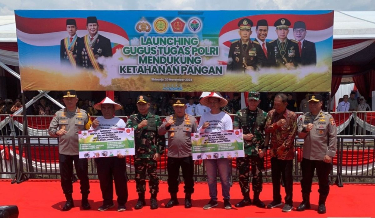 TNI-Polri bersinergi mendukung program ketahanan pangan pemerintah dengan melakukan penanaman bersama masyarakat dan memperluas lahan tanaman jagung dan padi.
