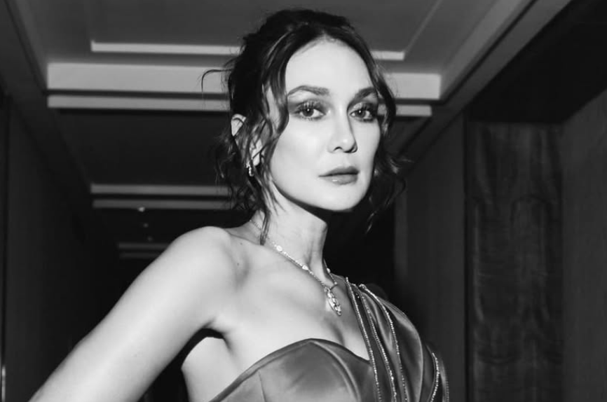 Luna Maya salah satu artis Indonesia yang lahir pada hari pasaran Jawa Senin Legi.