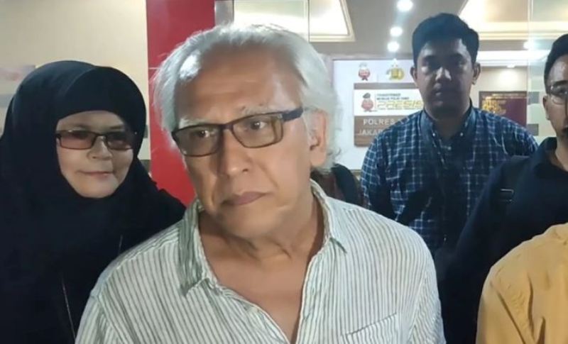 Iwan Fals bersama istri menghadiri pemanggilan kepolisian.
