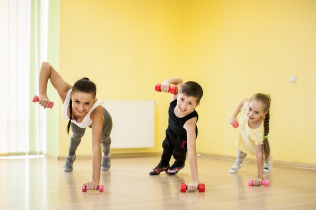 Panduan latihan dan batasan usia anak boleh ke gym.