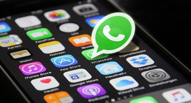 Perilaku suka pamer semua aktivitas melalui Whatsapp.