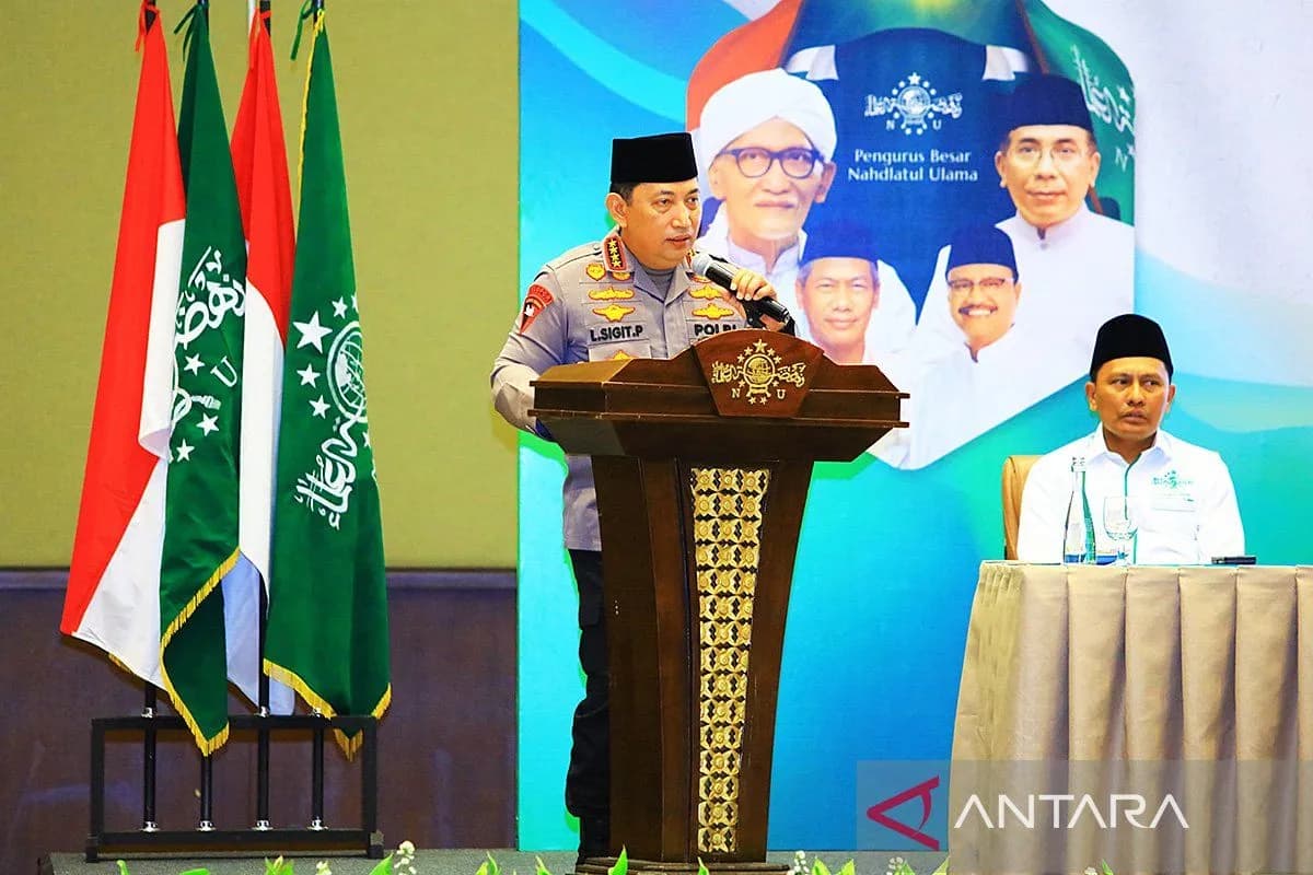 Kapolri Jenderal Listyo Sigit Prabowo menyampaikan prioritas jalur santri pada rekrutmen anggota polisi dalam harlah ke 102 NU.