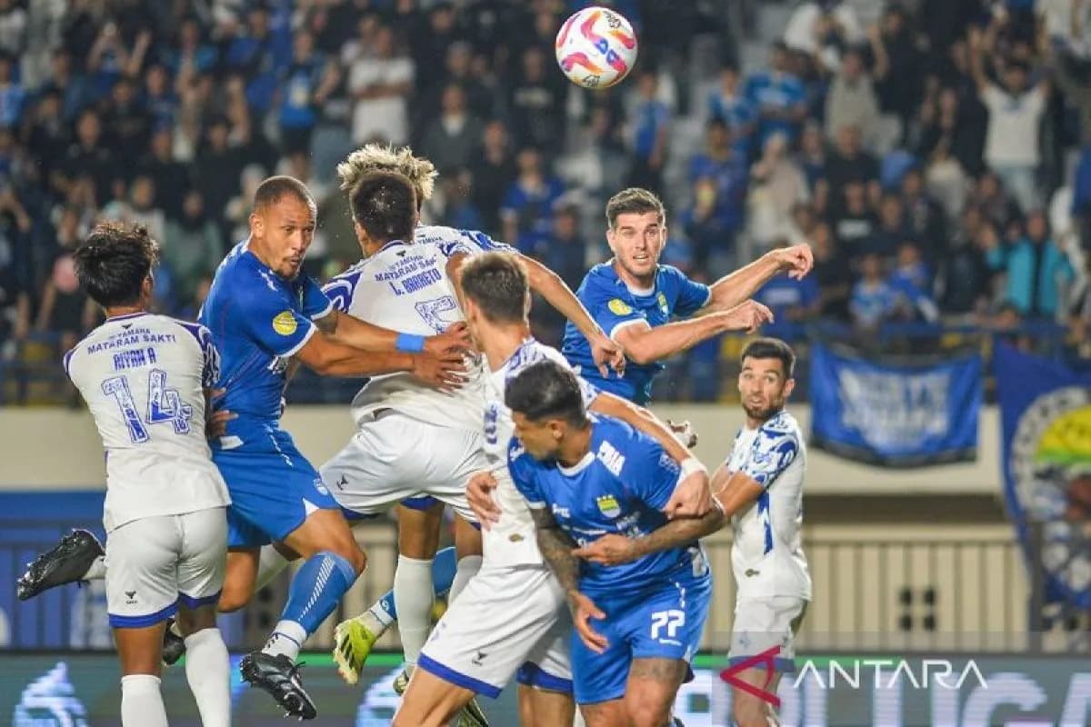 Duel sengit PSIS versus Persib akan tersaji di Stadion Jatidiri malam ini.
