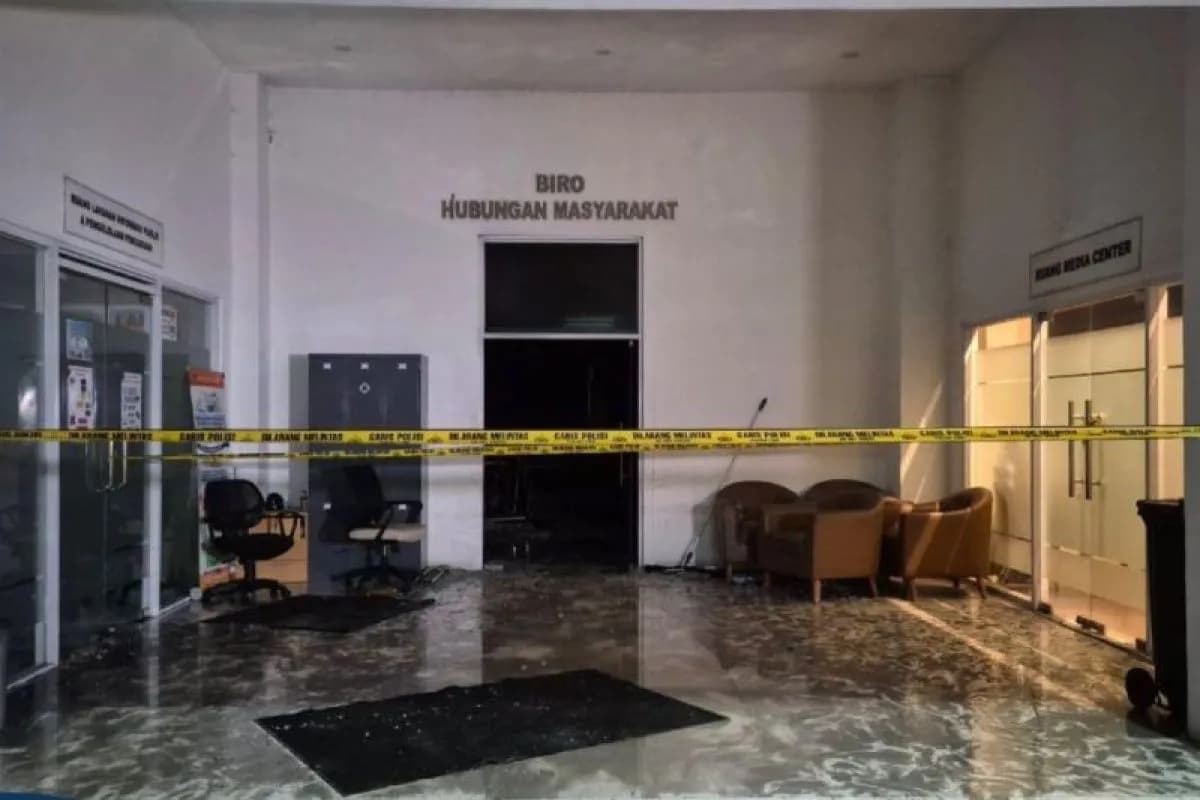 Ruangan Biro Hubungan Masyarakat (Humas) Kementerian Agraria dan Tata Ruang/Badan Pertanahan Nasional (ATR/BPN) yang terbakar.