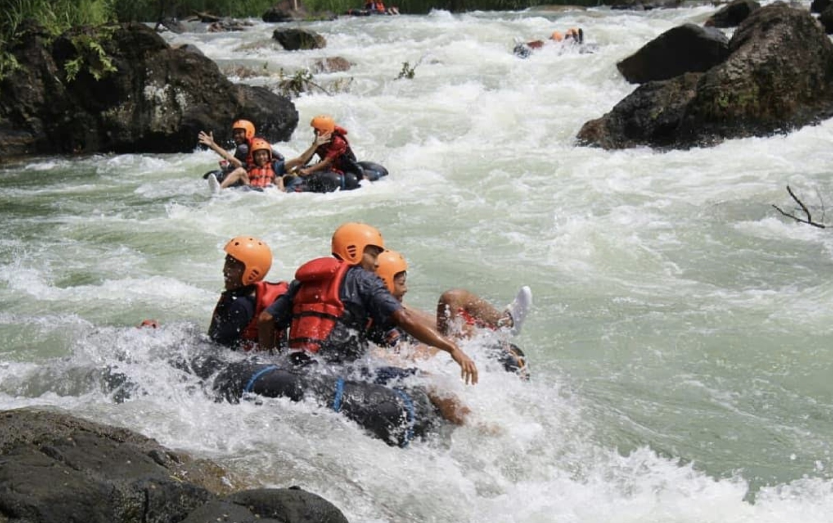 Wisata River Tubing Sendang Dalem, menikmati sensasi petualang alam seru di alam Kebumen.