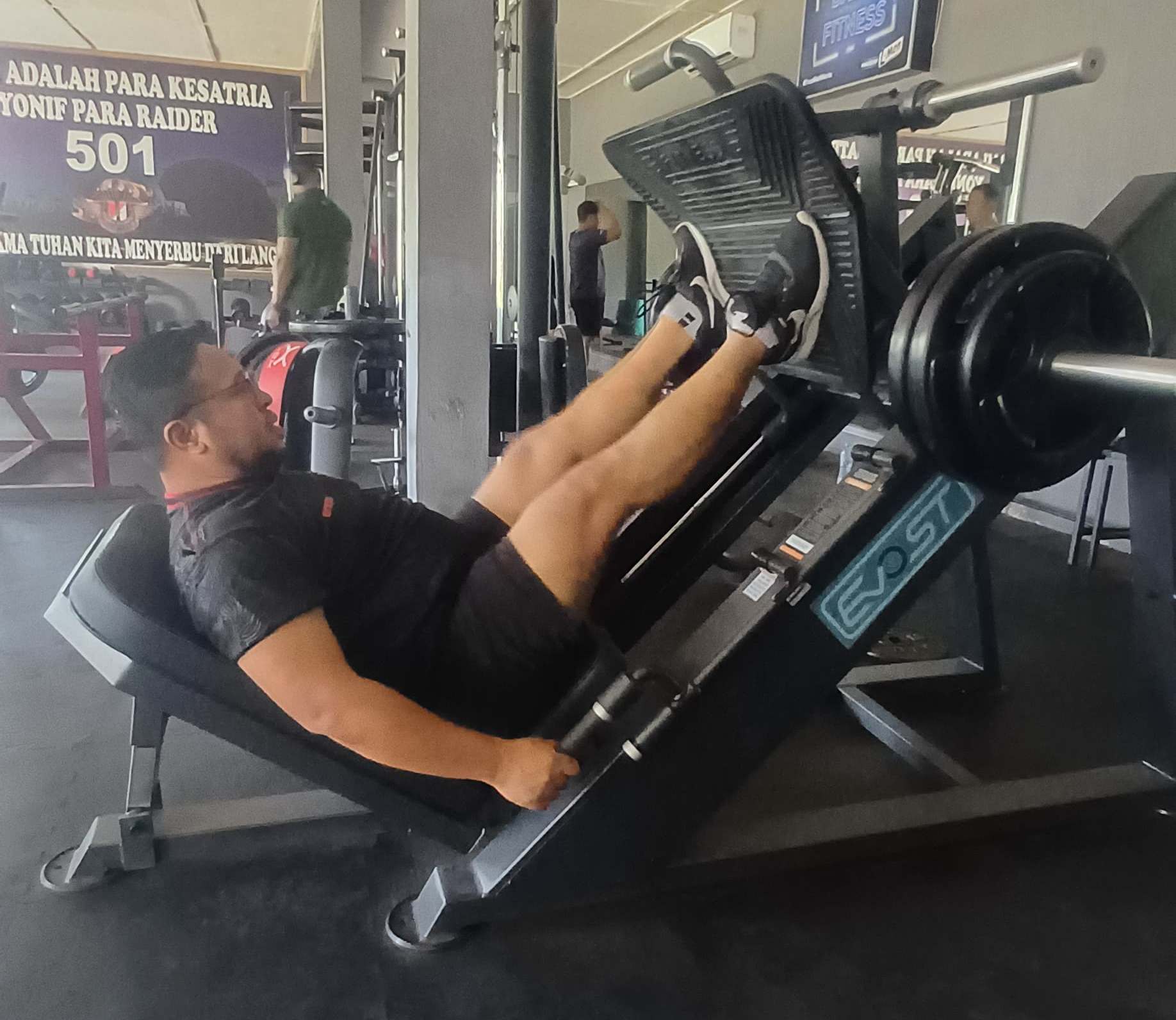 Latihan leg day cukup berat hingga terasa menakutkan bagi anak gym.
