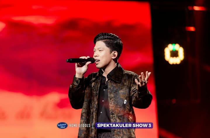 Penampilan Ardhitio dalam Idol Season XIII 2025 babak Spektakuler Show 3 Top 12.