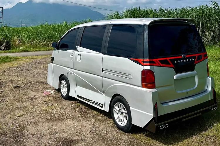 Unik Daihatsu Zebra Espass Berwajah Alphard dijual 60 jutaan.