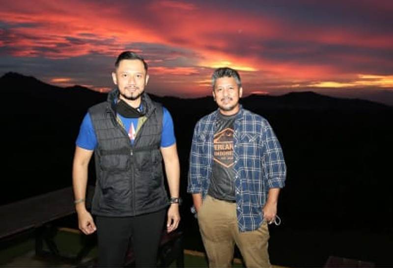 AHY mengunggah momen terakhir bersama Renville Antonio sebelum dikabarkan meninggal dalam kecelakaan di Pantura.