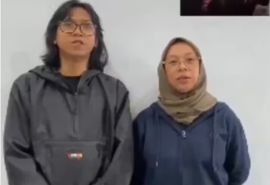 Bupati Purbalingga menawarkan pekerjaan baru pada Novi Citra, vokalis band Sukatani yang dipecat dari guru pasca viral lagu Bayar Bayar Bayar.