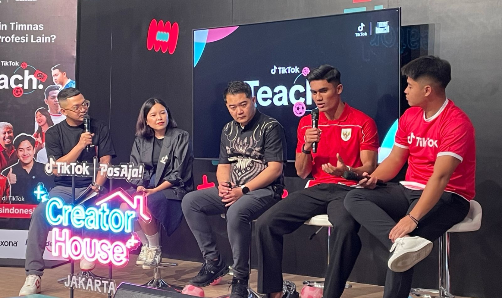 Ramadhan Sananta tunjukkan sisi lain di luar sepak bola, antusias belajar renang lewat program TikTok Teach.