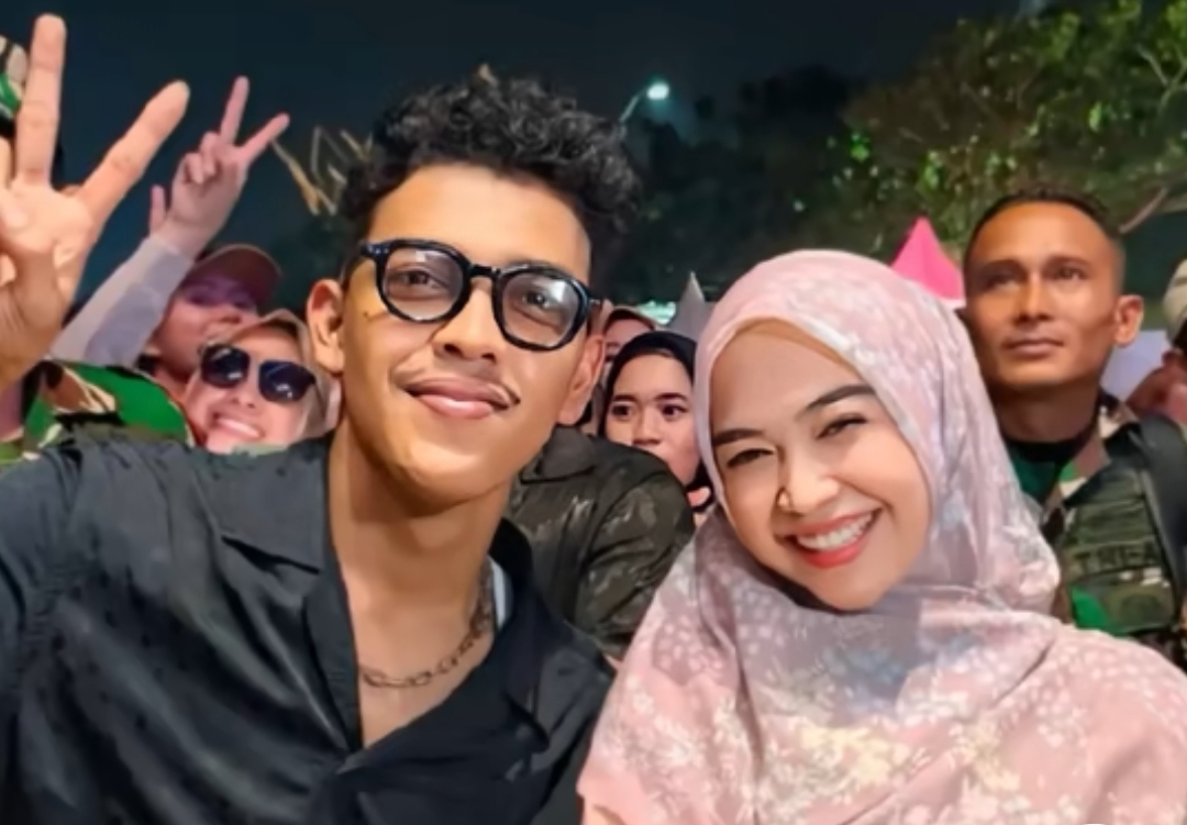 Momen Ria Ricis membagikan kedekatannya bersama Hasan Aftershine di konser NDX Axa.
