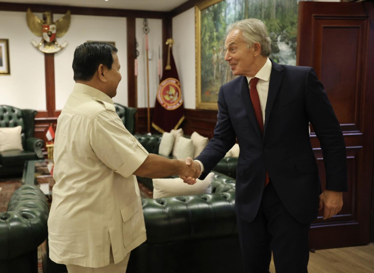 Tony Blair, mantan PM Inggris, kini bergabung sebagai Dewan Pengawas Danantara untuk mendukung pengembangan investasi strategis Indonesia.