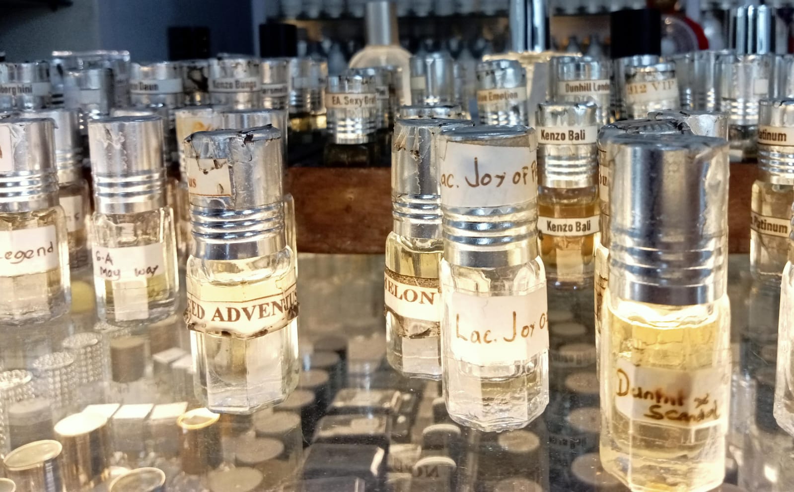 Rekomendasi parfum refill cewek ngetren di Ponorogo.
