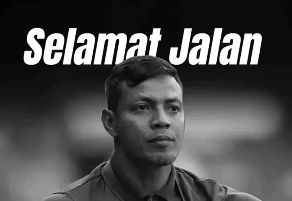 Legenda sepakbola Indonesia, Bejo Sugiantoro, tutup usai kolaps di lapangan, meninggalkan jejak karier gemilang dan duka mendalam bagi dunia sepakbola.