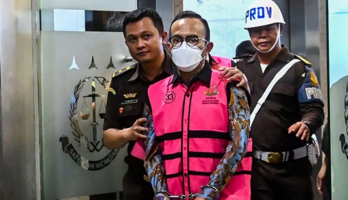 Dirut Pertamina Patra Niaga, Riva Siahaan, jadi tersangka korupsi dengan total harta Rp18,9 miliar dan utang Rp2,6 miliar, diduga rugikan negara Rp193,7 triliun.