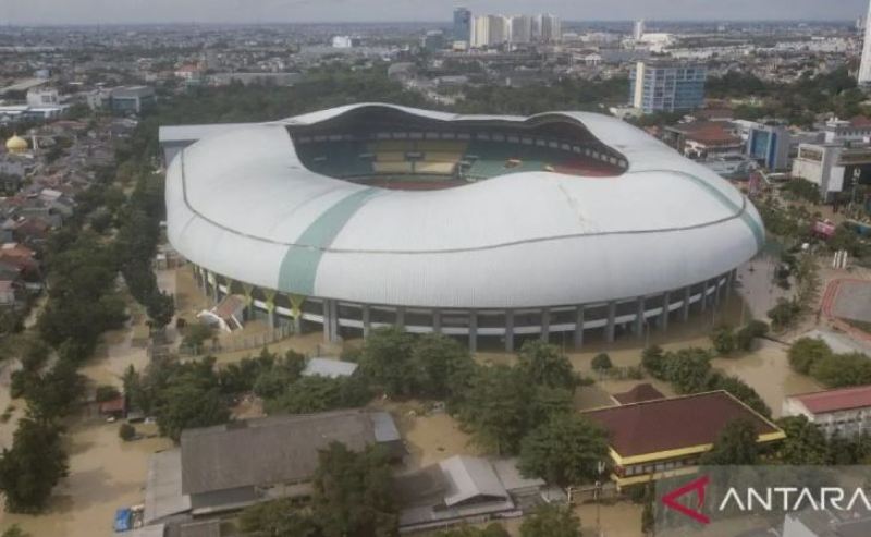 Banjir bekasi, rendam stadion venue Persija vs PSIS.
