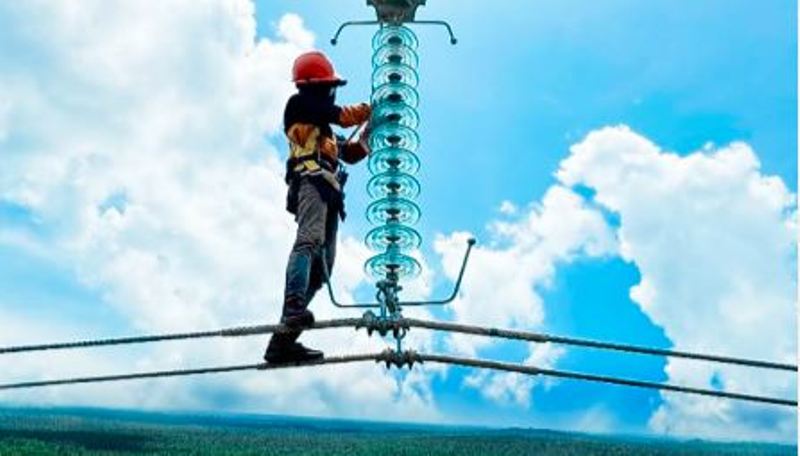 Menyelidiki Adanya Dugaan Korupsi di PLN.
