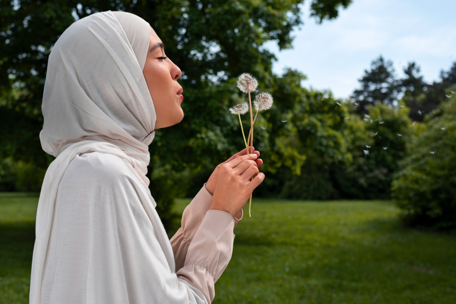 Rekomendasi Parfum dan Pewangi Hijab yang Wangi Tahan
