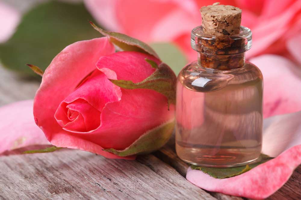 Ilustrasi parfum yang dapat dibuat sendiri di rumah dengan mudah.