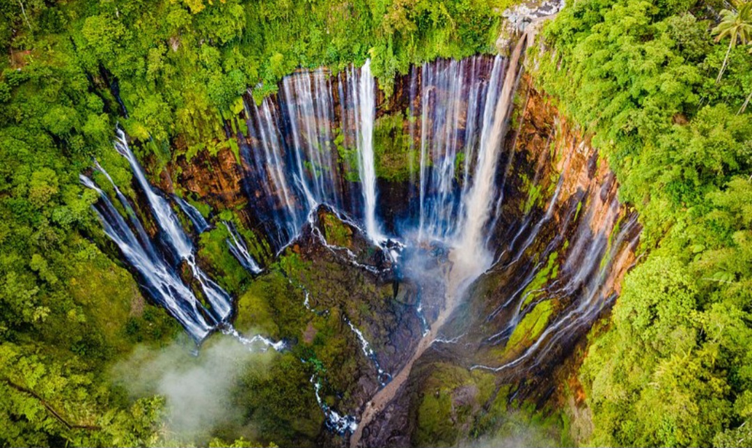 Objek wisata Ikonik Lumajang Tumpak Sewu sudah mulai dibuka untuk wisatawan.