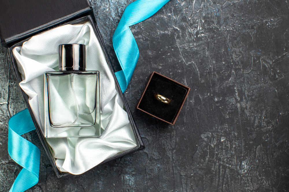 Rekomendasi parfum lokla untuk kencan di malam hari